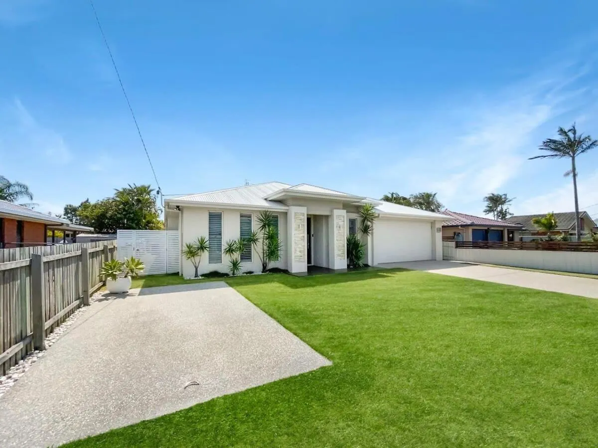 Beachside Bliss - Pool, Cinema & Alfresco Living Buddina Australia